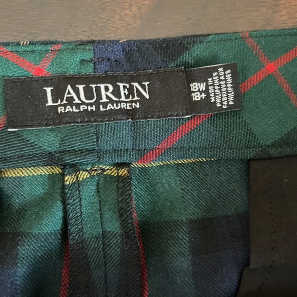 LAUREN Ralph Lauren Plus Size Plaid Pleated Twill Ankle Pants - Picture 10 of 14